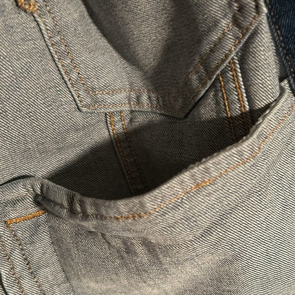 J Crew jean jacket large size medium weight denim. Medium blue. All intact - Picture 3 of 3
